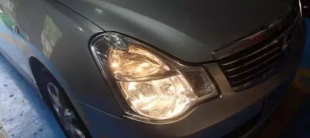 「注意」一言不合全车爆闪竟然是因为......司机不看会后悔