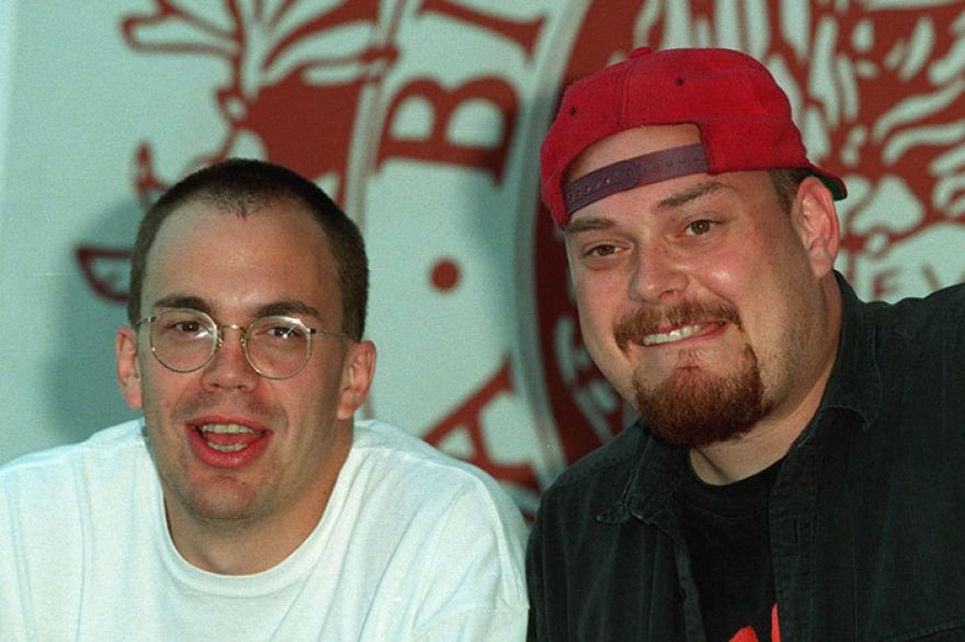 为什么说黑客帝国导演是外星人,黑客帝国导演为什么要变性