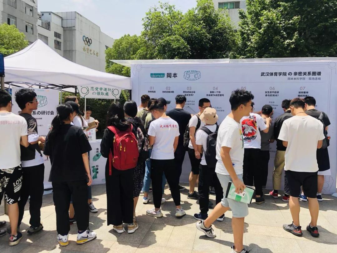 女生需要自己买套房子吗,女生应该买衣服吗