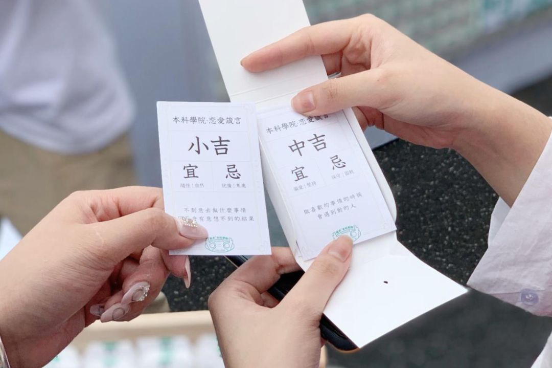 女生需要自己买套房子吗,女生应该买衣服吗