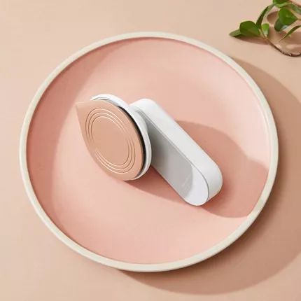 「海淘」OMG！这个巴掌大的电熨斗，不插电不加水能烫衣服，还能当充电宝