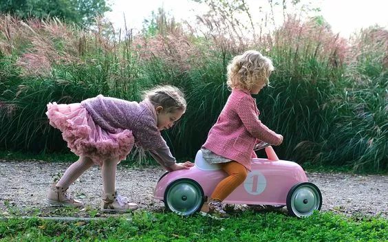 儿童节礼物送手机,儿童节送孩子什么礼物