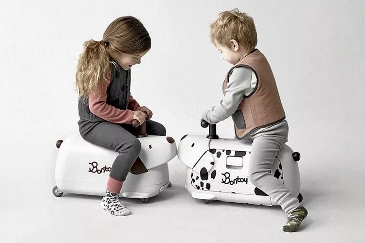 儿童节礼物送手机,儿童节送孩子什么礼物