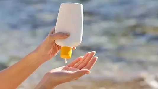 关于防晒怎么涂你需要知道的事儿,这么多年你的防晒真的涂对了吗