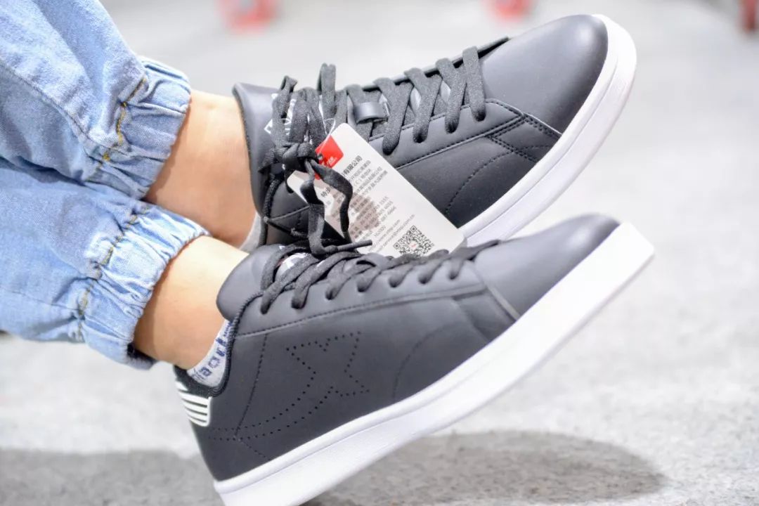 全场1折起!特步、金利来、碟愫、莱尔斯丹鞋子大特卖,最便只要50元!