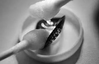 正在被美瞳毁掉的女孩,正在被美瞳毁掉的女人们