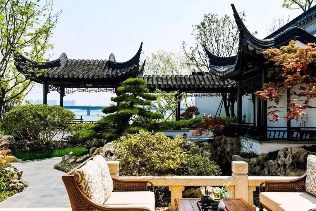 两处豪宅价值数亿真是让人羡慕,价值100个亿的一套豪宅是怎么样