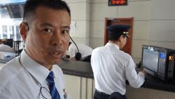 他手握7本火车驾照,却拿不到小客车驾照?因为…