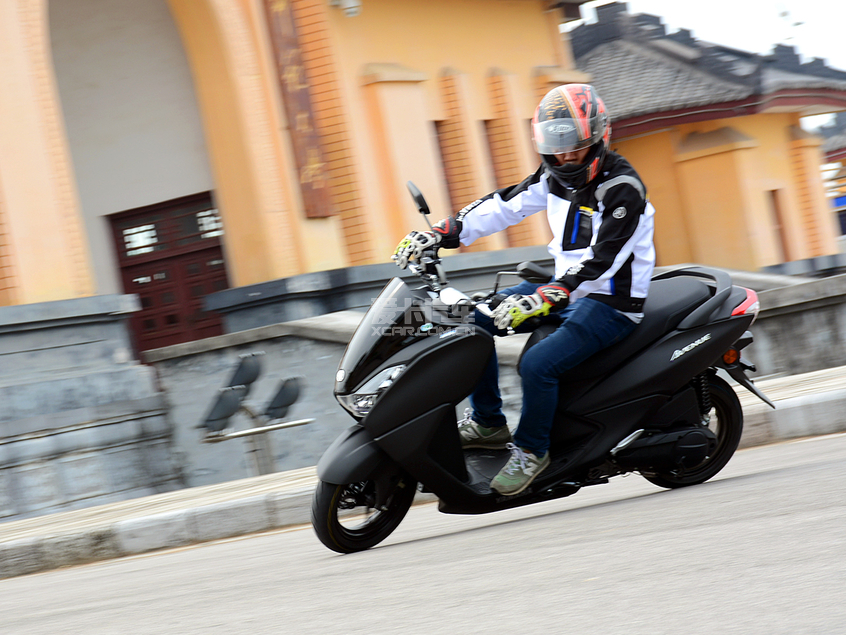 雅马哈巡鹰125和铃木uy125哪个好,本田裂行125和雅马哈巡鹰125比较