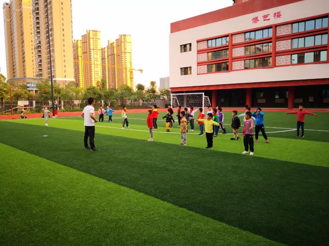 临桂学校事件,桂林小学校方回应