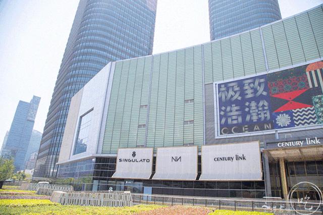 浦东新地标480米,上海浦东逛吃一条街