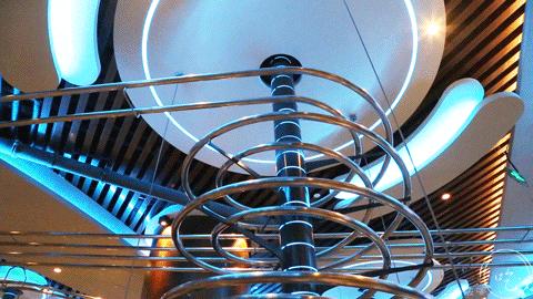 浦东新地标480米,上海浦东逛吃一条街