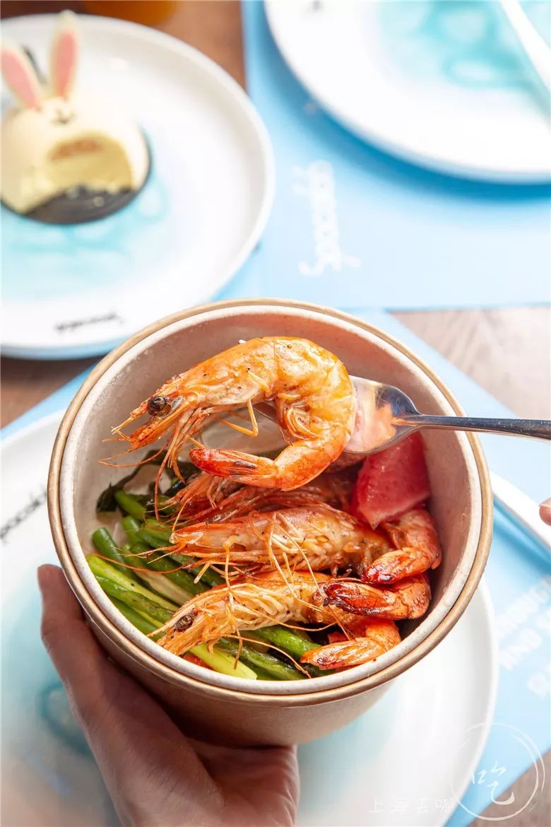 浦东新地标480米,上海浦东逛吃一条街