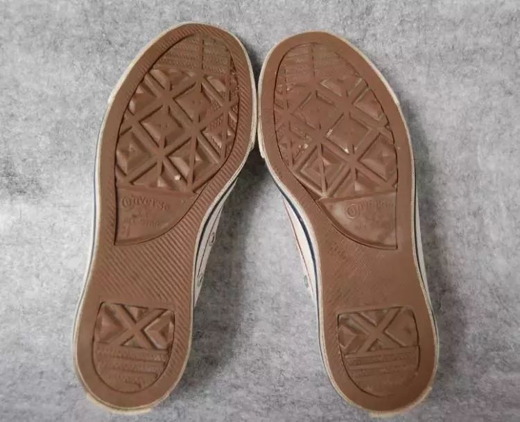 图解鞋底磨损4大类型,一个月鞋底就磨损是不是质量问题