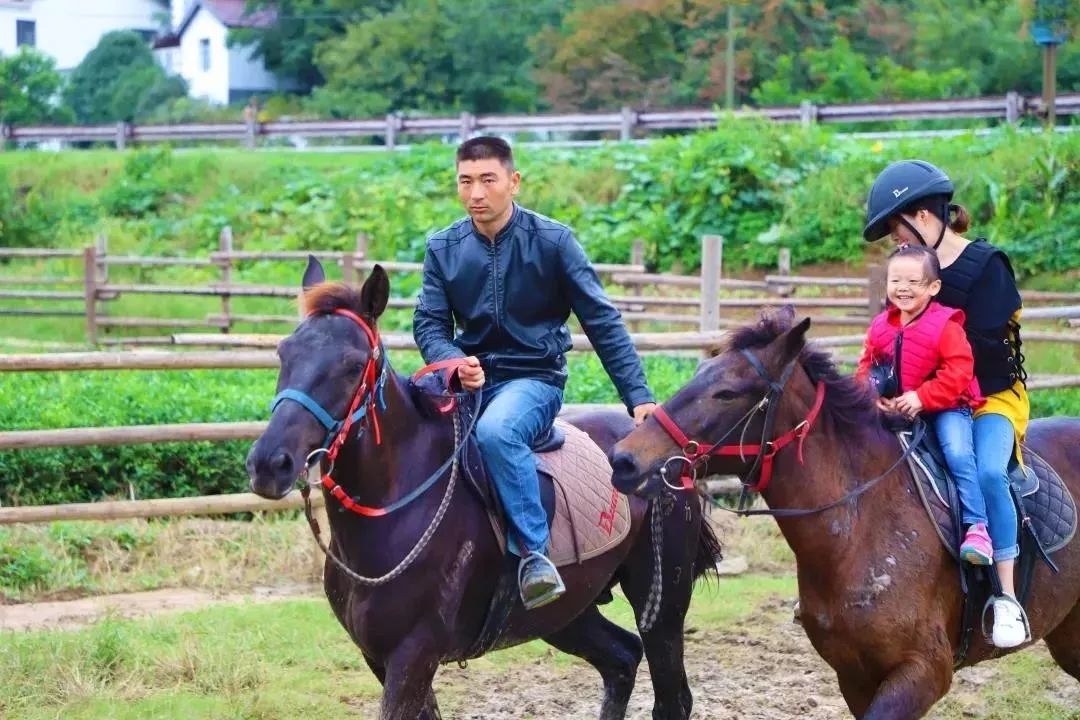 来呀！一起到江宁马场策马奔腾呀