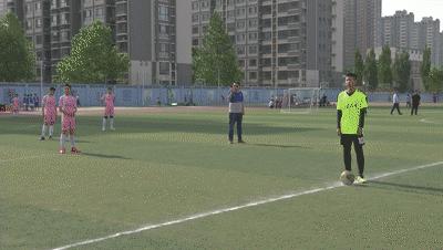 当篮球运动员遇上运动会,当篮球队员遇上足球队员时