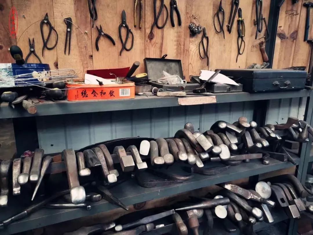 喝茶的人为什么要点香,喝茶用银杯银壶怎么样