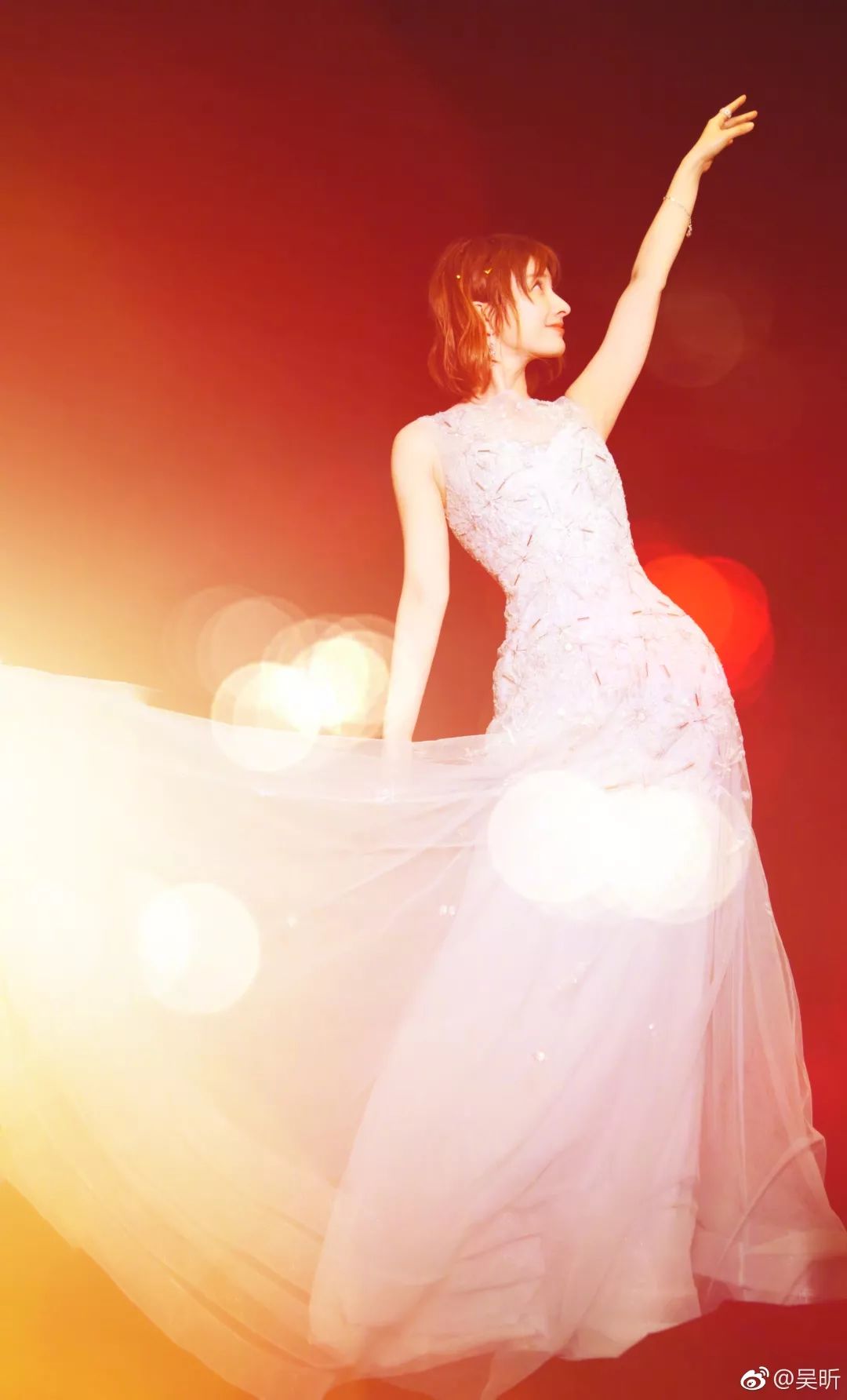 吴昕卖二手衣服被吐槽,吴昕送钟汉良的礼物是真的吗