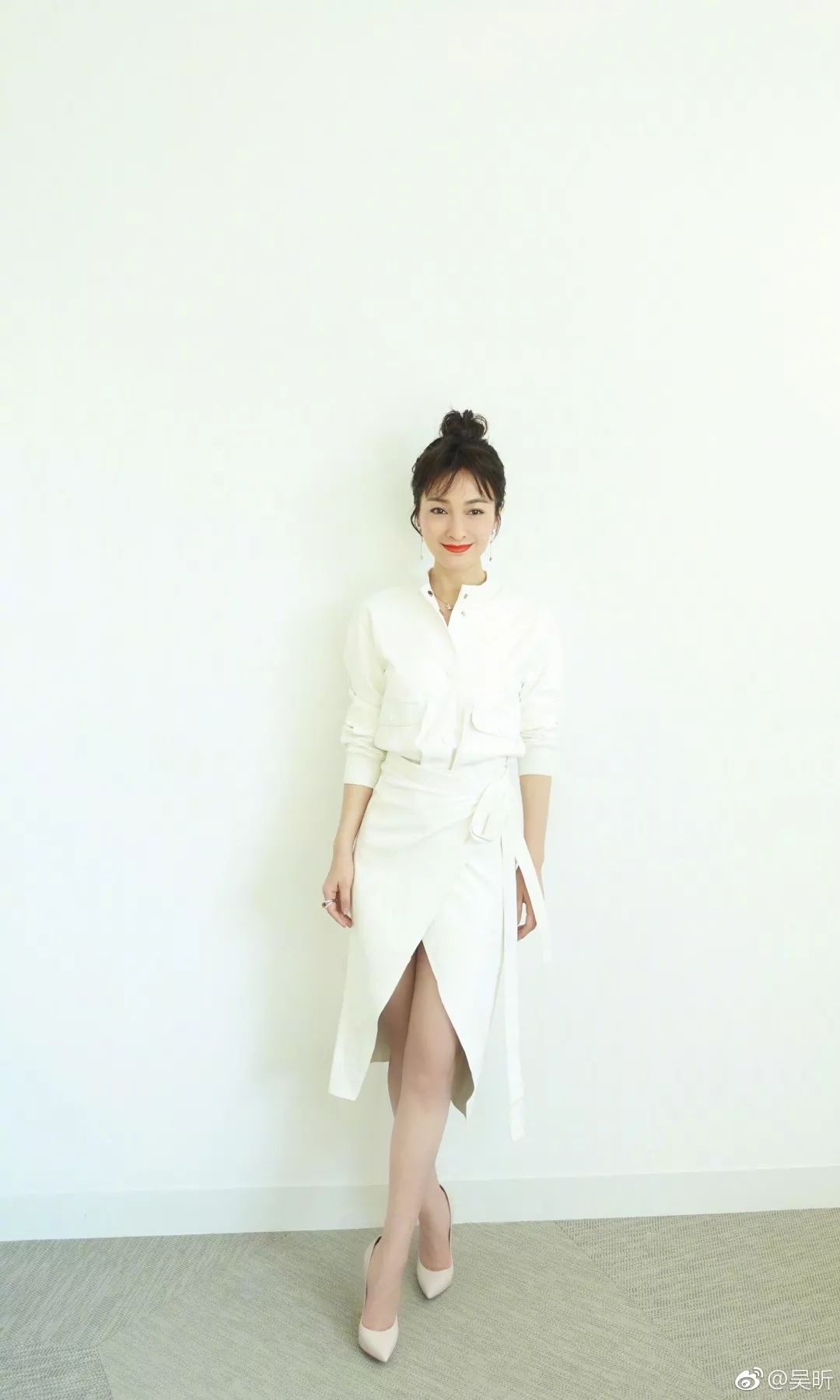 吴昕卖二手衣服被吐槽,吴昕送钟汉良的礼物是真的吗