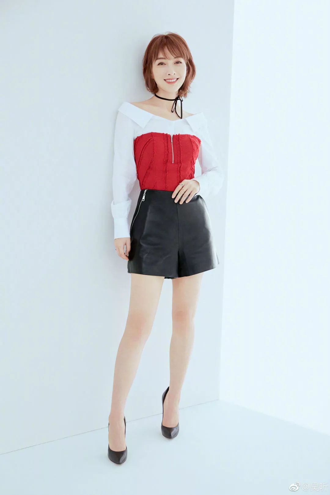 吴昕卖二手衣服被吐槽,吴昕送钟汉良的礼物是真的吗