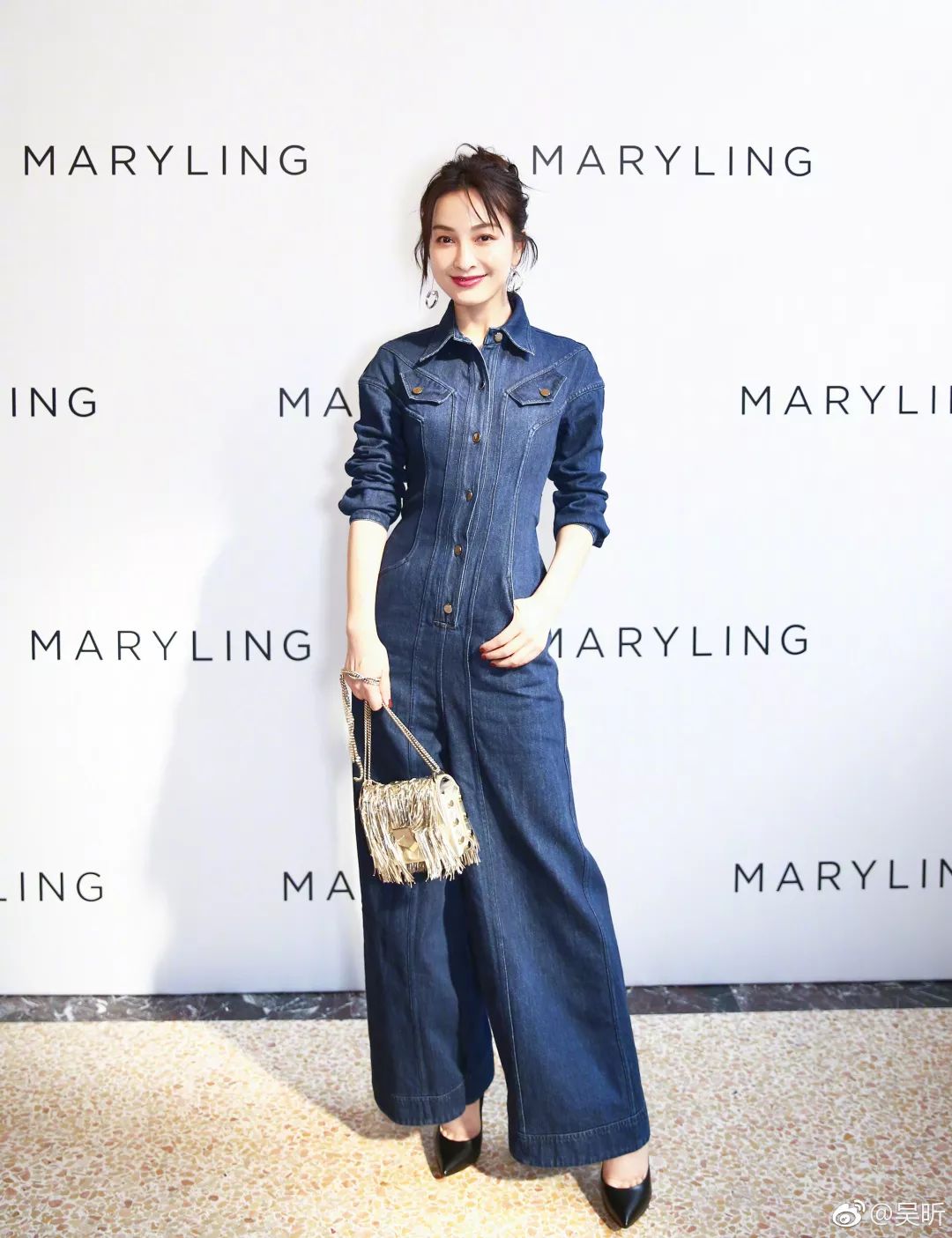 吴昕卖二手衣服被吐槽,吴昕送钟汉良的礼物是真的吗