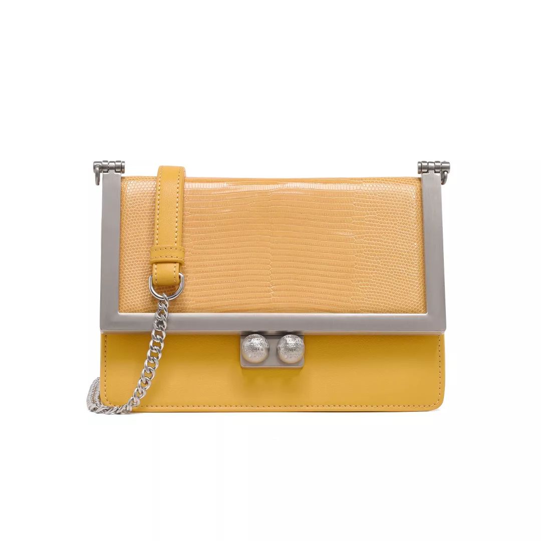 吴昕卖二手衣服被吐槽,吴昕送钟汉良的礼物是真的吗