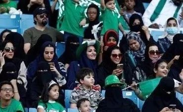 打破传统沙特女性城市路跑领风潮