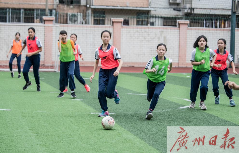 踢出“世界波”的小学生是他！经常对着真人墙练任意球