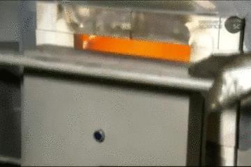 锁怎么一提就锁上呢,锁怎么弄才能从里面反锁不了