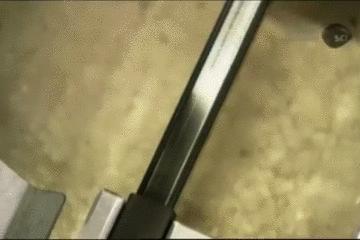 锁怎么一提就锁上呢,锁怎么弄才能从里面反锁不了