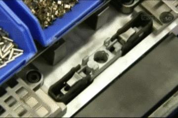 锁怎么一提就锁上呢,锁怎么弄才能从里面反锁不了