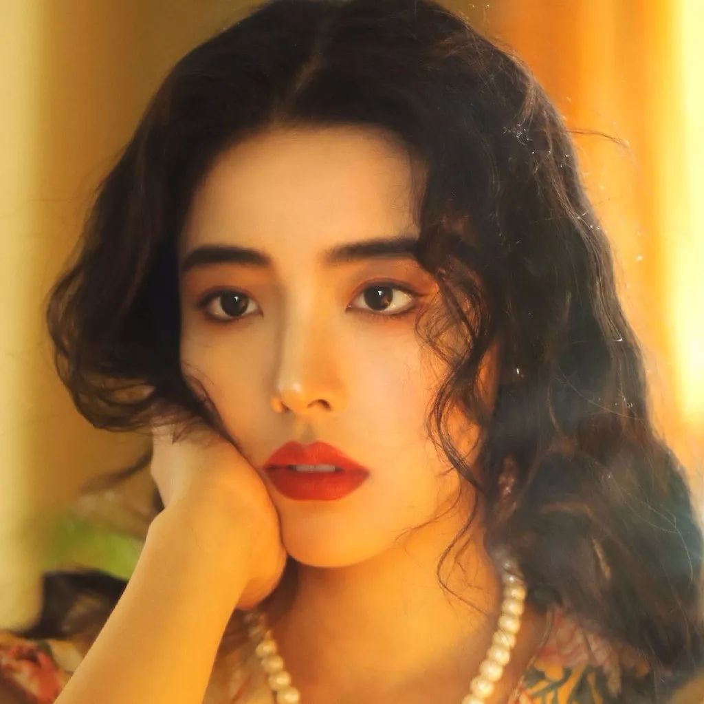 中长发是齐的还是有层次的好看,中长发怎么样烫发