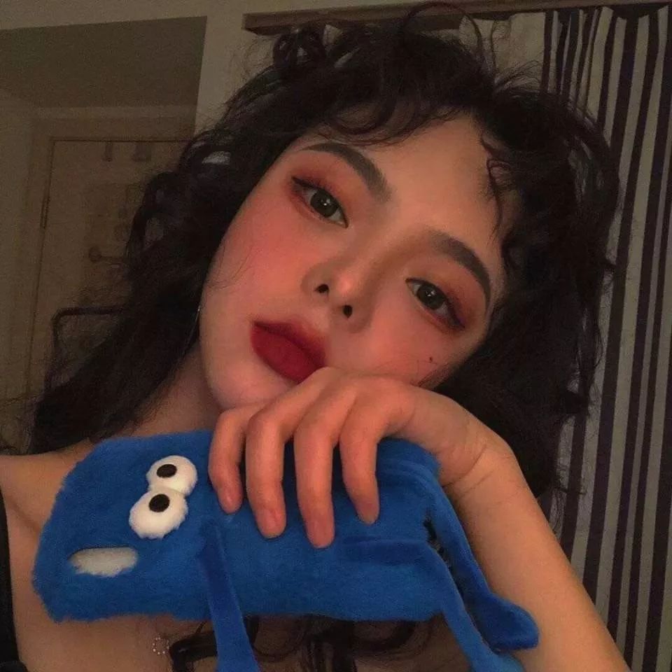 中长发是齐的还是有层次的好看,中长发怎么样烫发