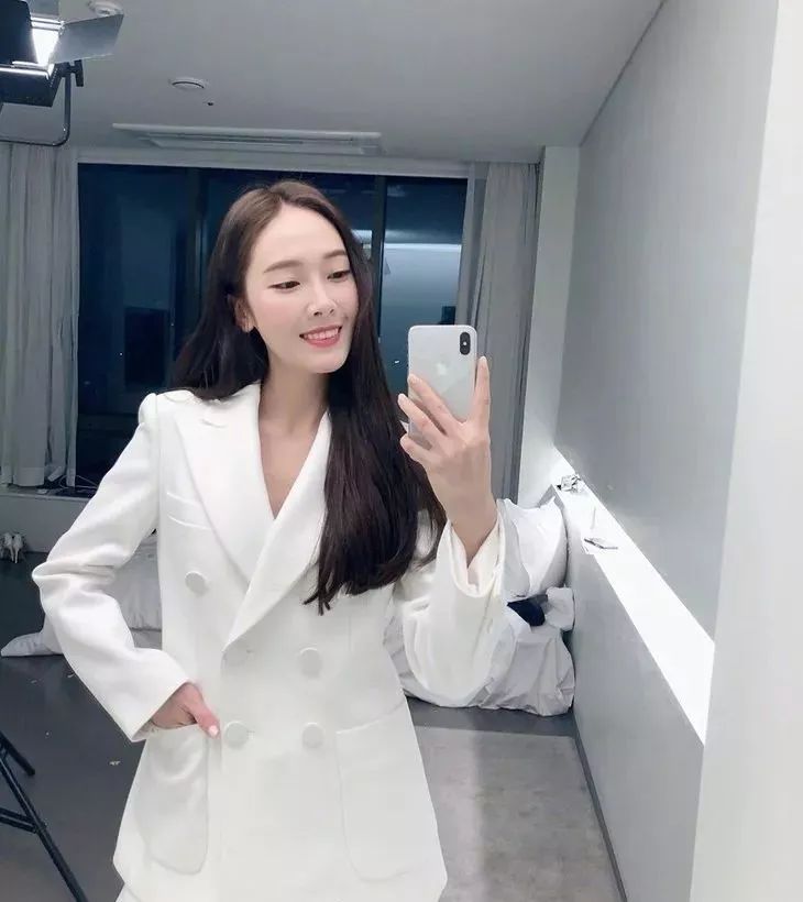 中长发是齐的还是有层次的好看,中长发怎么样烫发