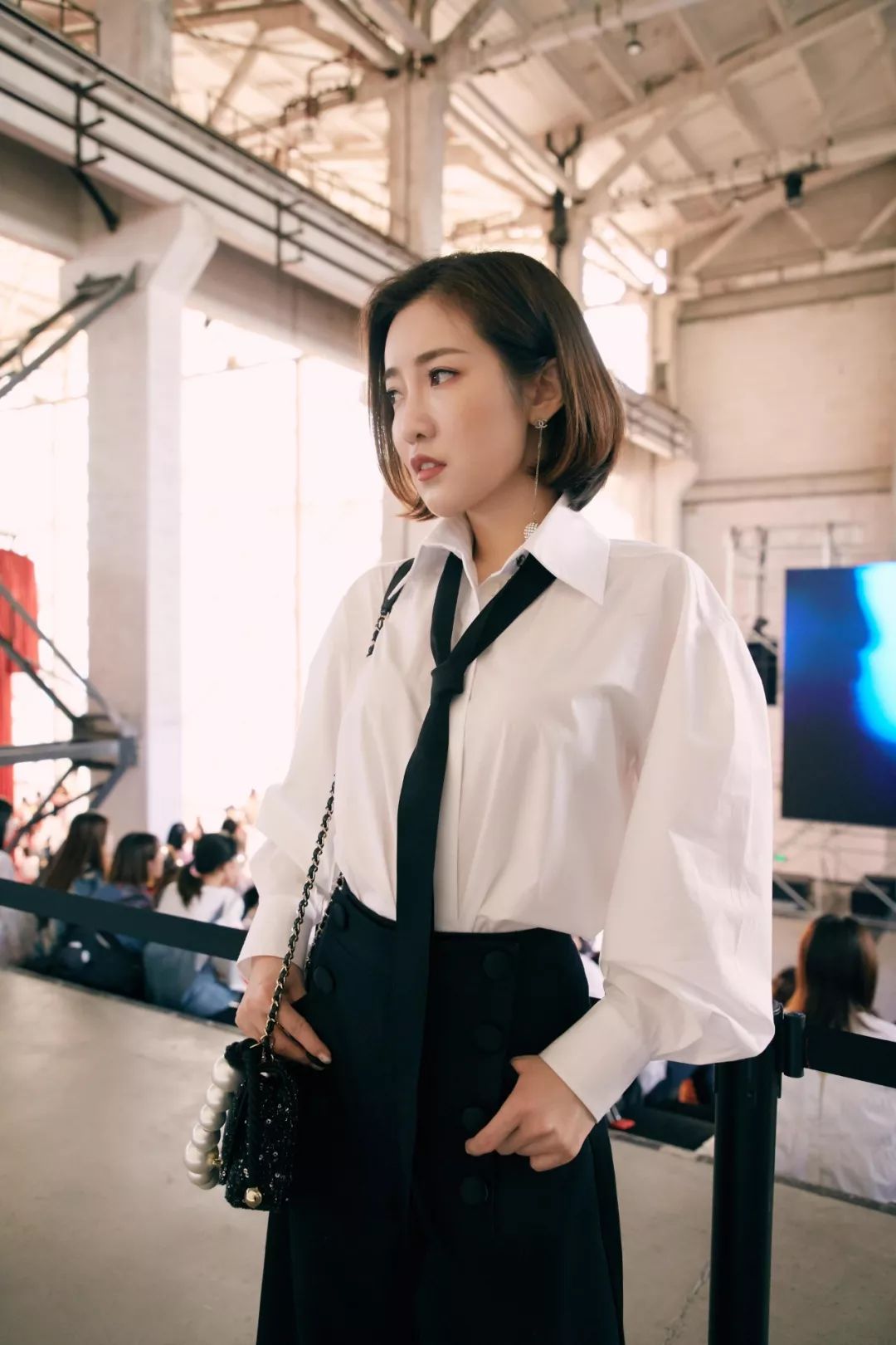 为什么白衬衫不能随便穿,为什么白衬衫是职业装