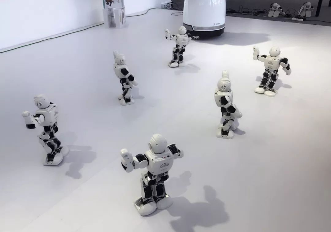 你见过会跳街舞的机器人吗？科博会上这些高科技产品让人大开眼界！