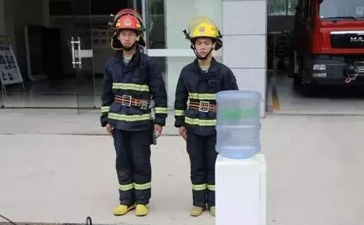 消防知识露天燃烧的危害,消防饮水机灭火