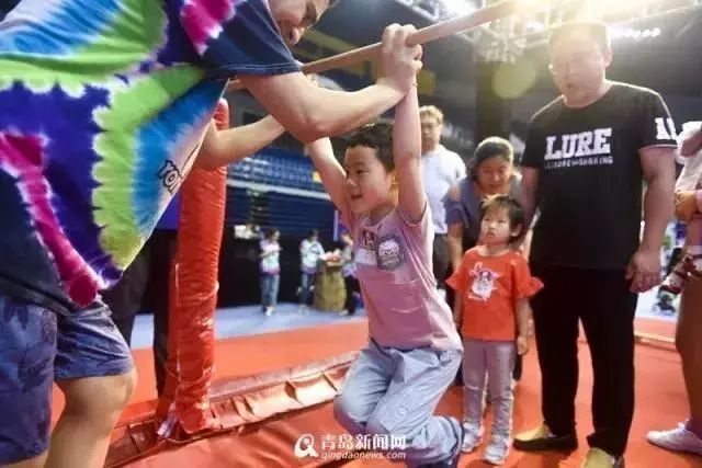 边吃边玩边学,边吃边玩边走边学