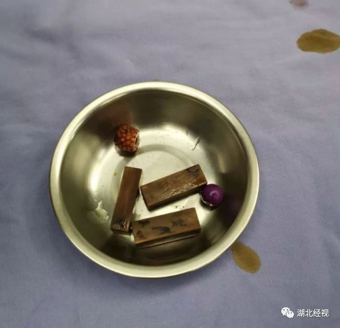 妈妈发现8岁女儿身体发臭,知道真相后吓坏了!这个知识一定要教给孩子