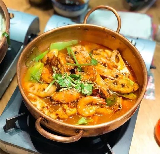 活章鱼火锅的吃法,在大连吃活海鲜