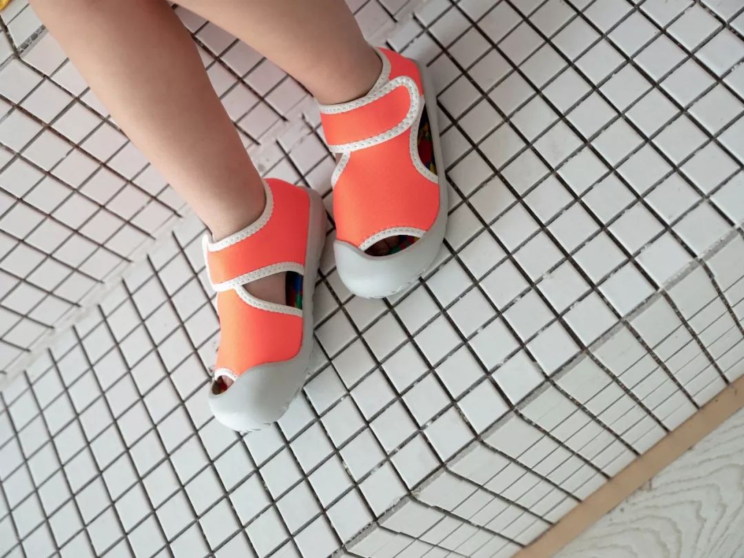 小蓝羊儿童凉鞋,舒适百搭不磨脚粗跟凉鞋推荐