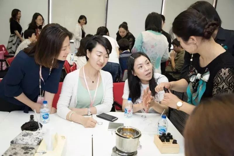 推动谁执法谁普法,谁执法谁普法宣传进社区