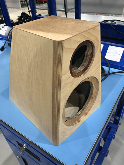 直击英国之宝生产车间：理智与情感的完美平衡