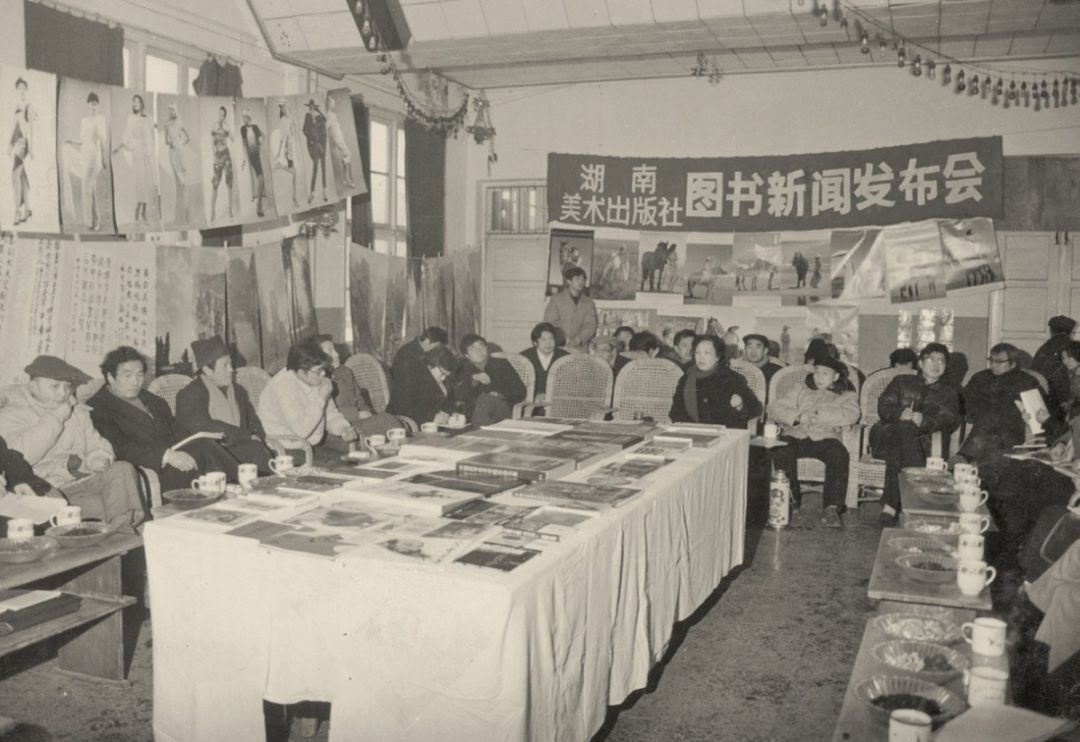 一个人有三个工作证,多个工作证