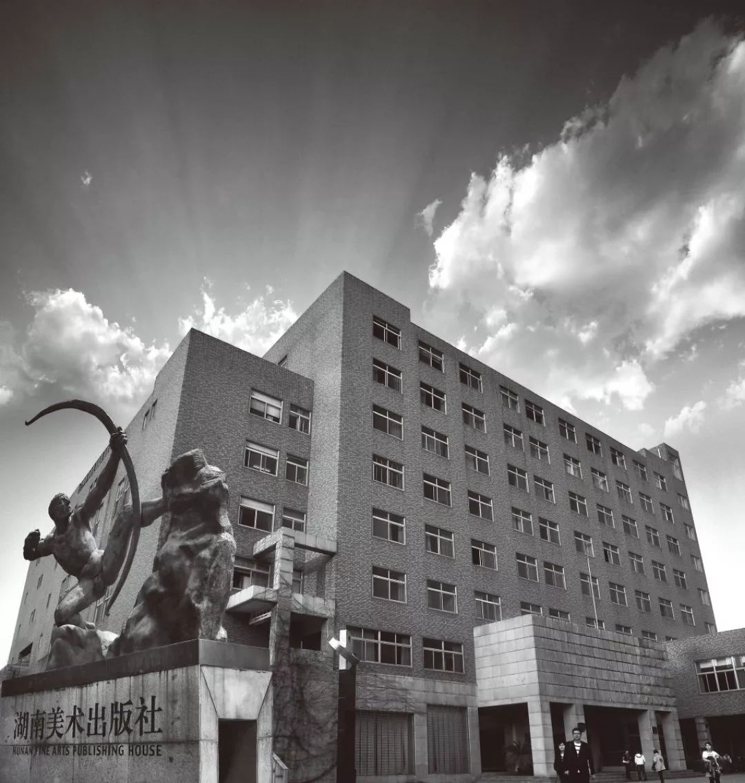 一个人有三个工作证,多个工作证