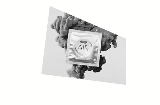 电梯广告引人不满,电梯广告出现避孕药