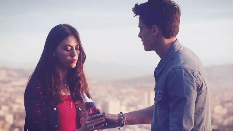 前任秀了几天恩爱后屏蔽前女友,屏蔽了前任他就开始秀恩爱