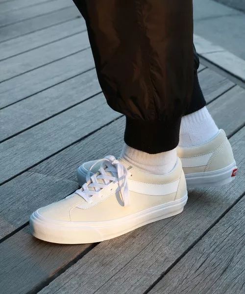 你为什么会买白色鞋?│《每周冷门球鞋大赏》