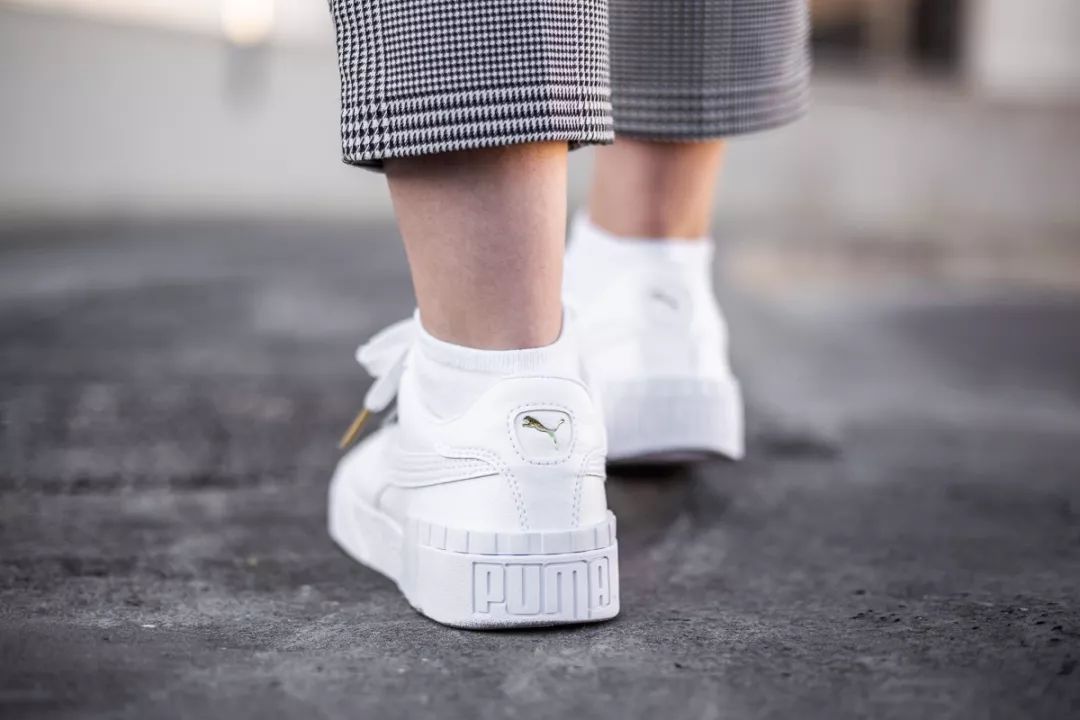 你为什么会买白色鞋?│《每周冷门球鞋大赏》