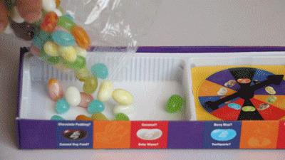 绝交!六一节竟然送我香菜薯片、虫子和卫生巾?